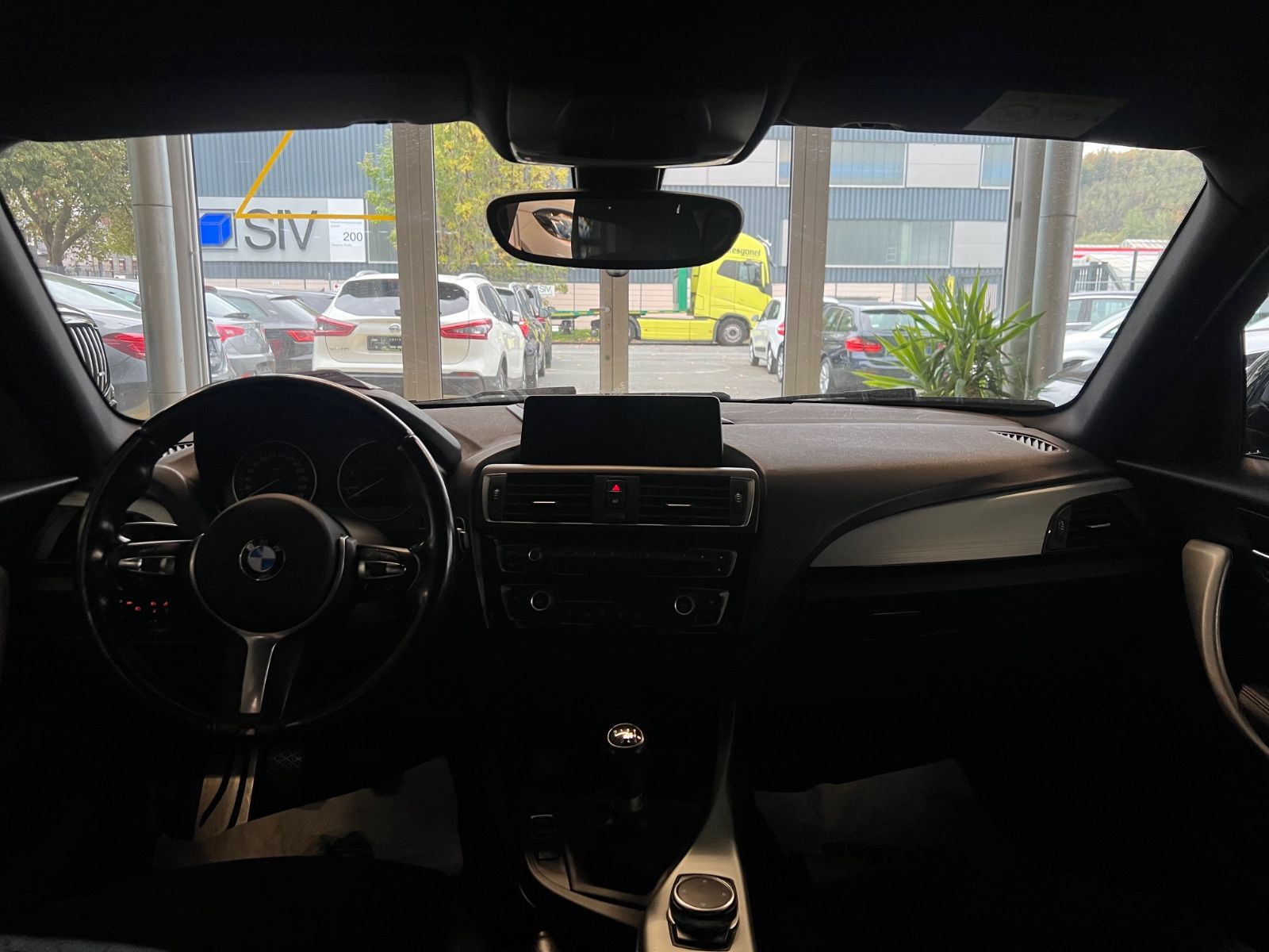 Fahrzeugabbildung BMW 120 i M Sport Paket *NAVI *SITZHEIZUNG