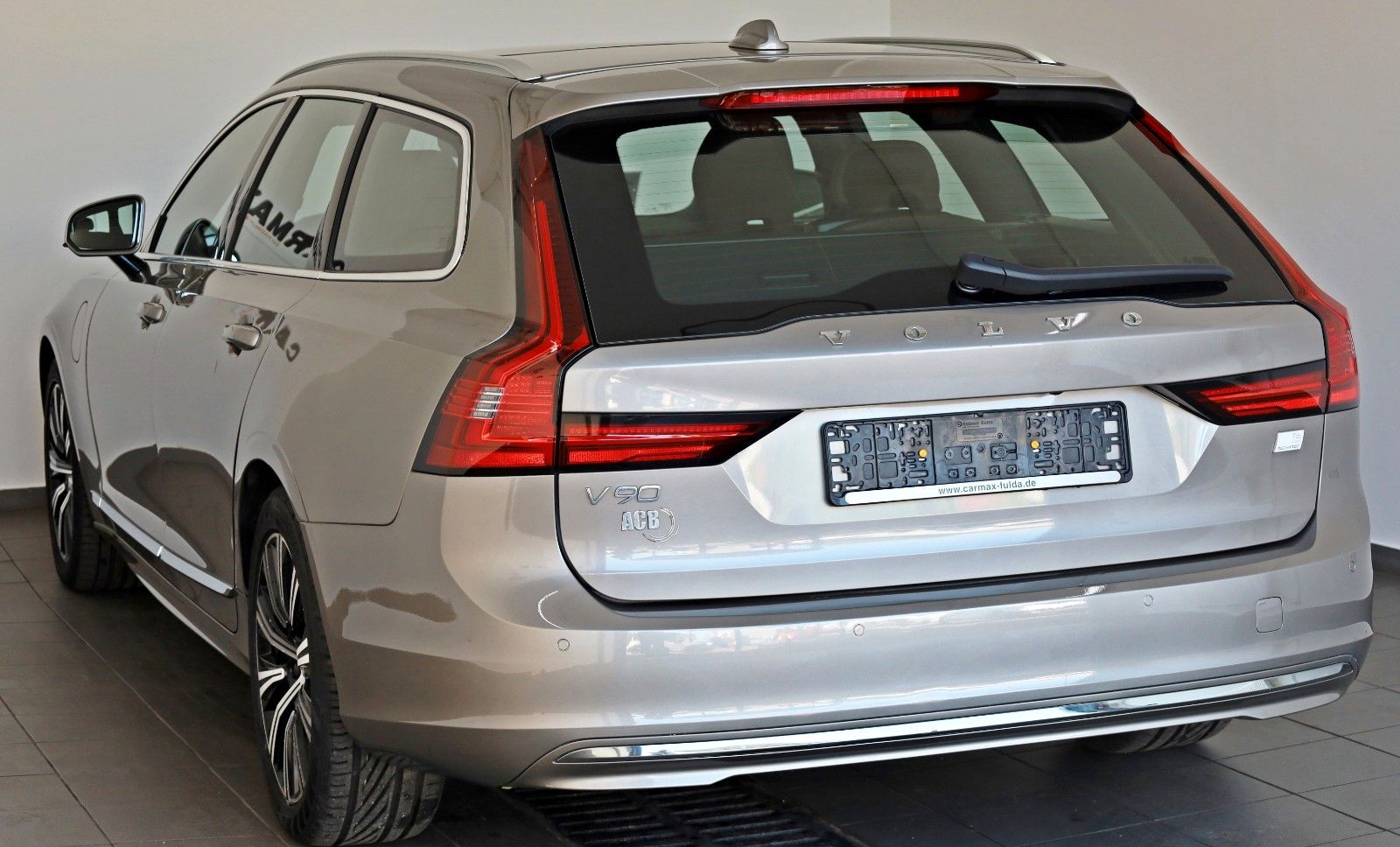 Fahrzeugabbildung Volvo V90 T6 AWD Inscription Leder,Navi,Kamer,Panorama