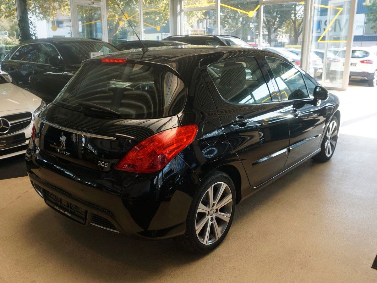 Fahrzeugabbildung Peugeot 308 Allure *1.Hand*Panoramadach*