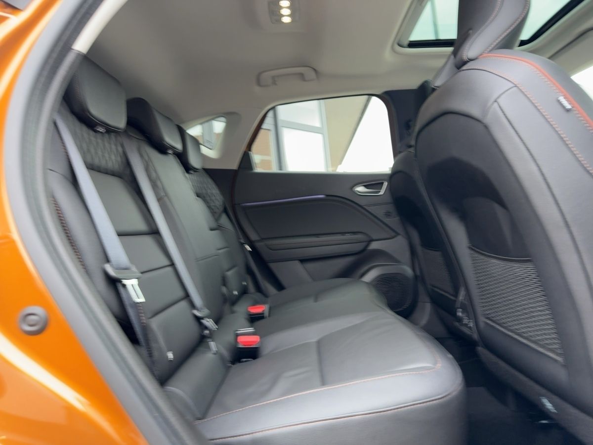 Fahrzeugabbildung Renault Captur INITIALE PARIS E-TECH Plug-in 160