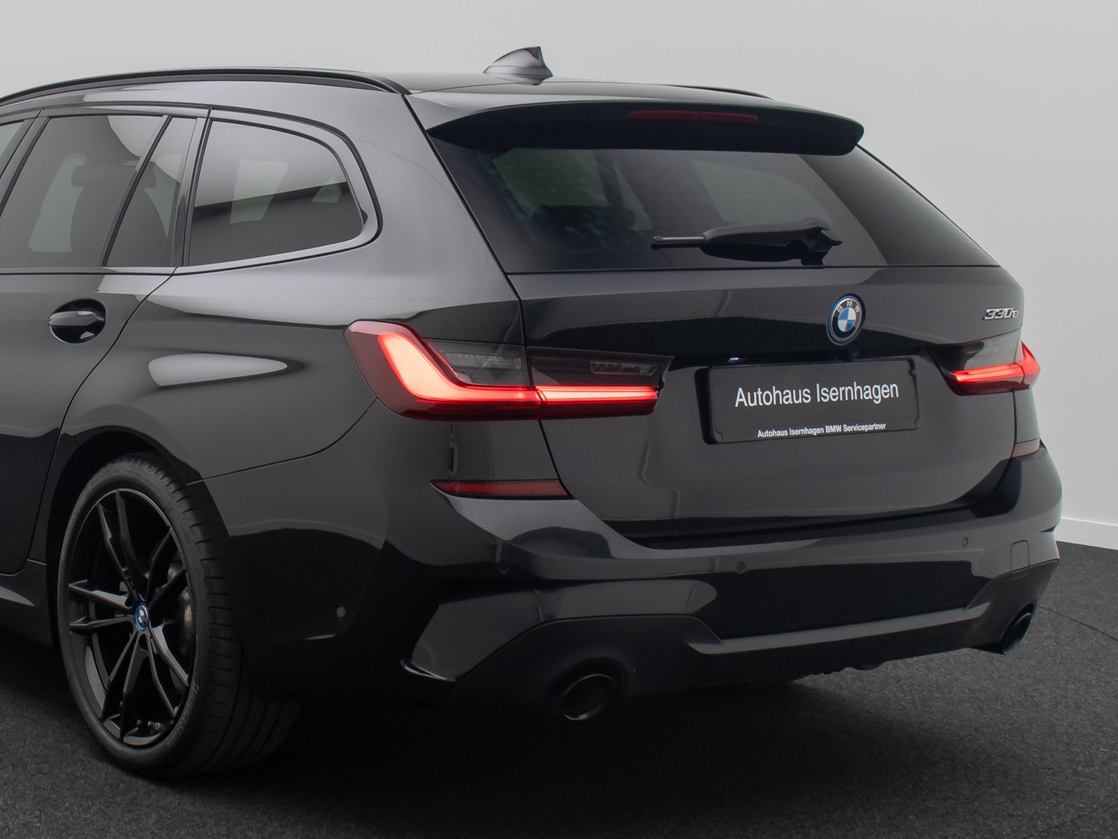 Fahrzeugabbildung BMW 330e M Sport DAB Laser HUD AHK Kamera Panorama