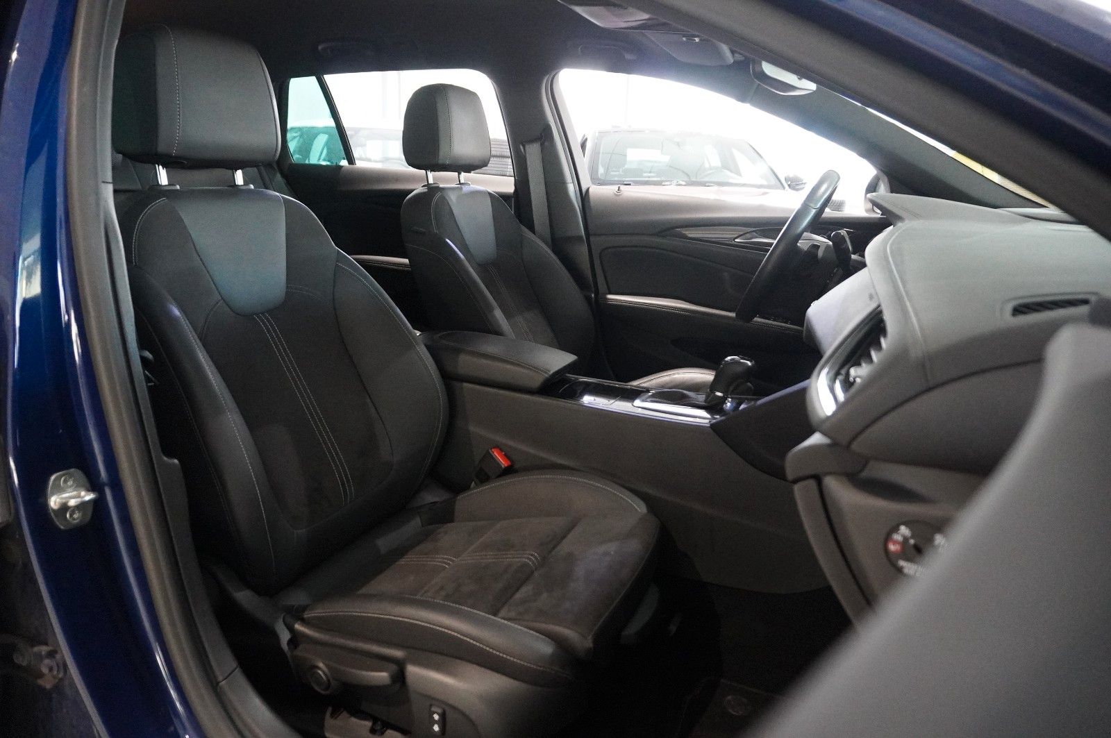 Fahrzeugabbildung Opel Insignia B ST 2.0D ULTIMATE NAVI/OPC/KAMERA/AHK