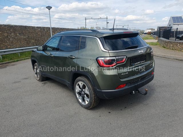 Jeep Compass Limited 4WD  Beats