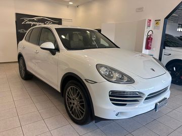 Porsche Cayenne - 3