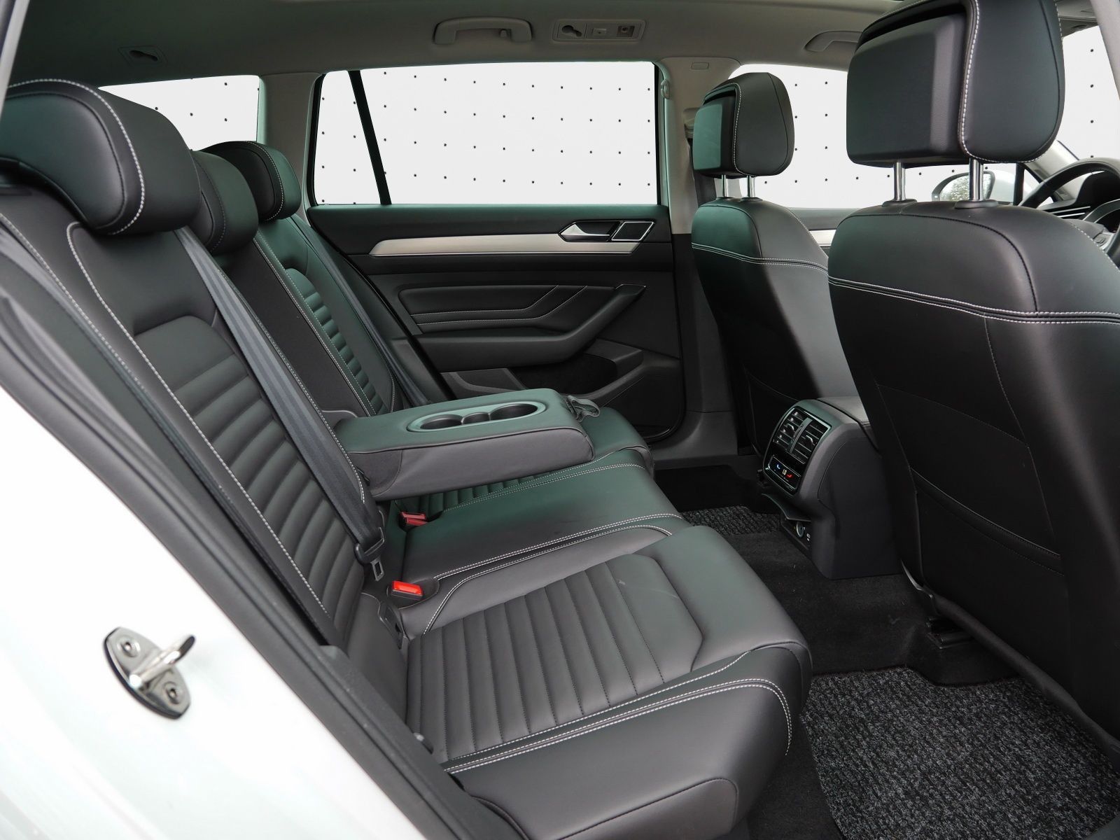 Volkswagen Passat Variant - Bild 16