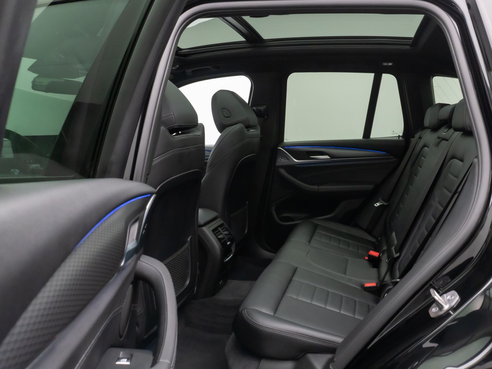 Fahrzeugabbildung BMW X3 xD20i M Sport Panorama 360°DAB Komfort 21Zoll