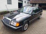 Mercedes-Benz 220 TE S124 W124 Restauriert