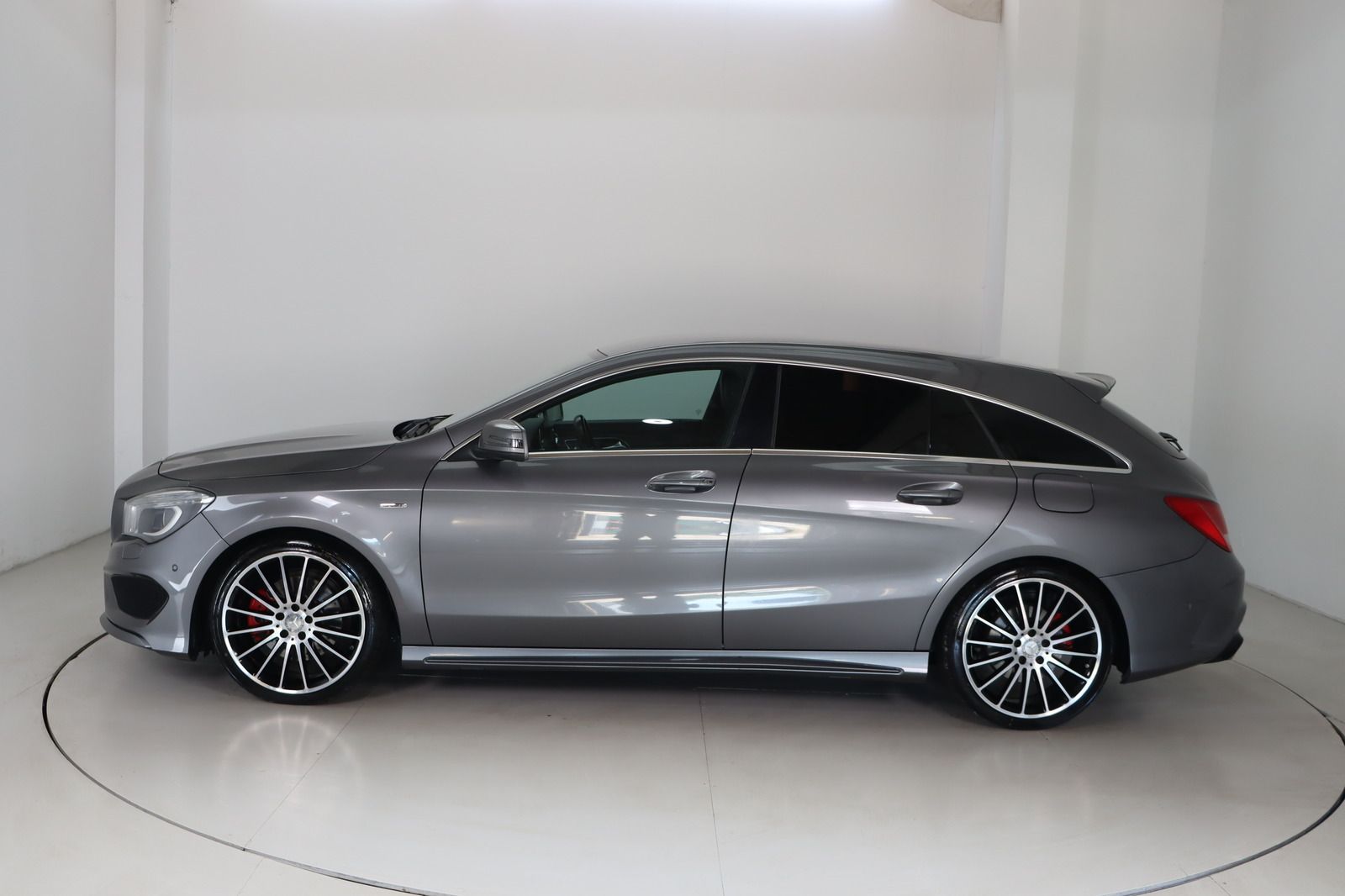 Fahrzeugabbildung Mercedes-Benz CLA 250 Shooting Brake Sport 4Matic