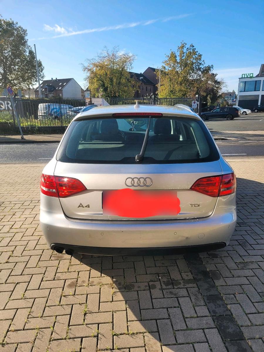 Audi A4 2010 — engine 145 HP (107kW)