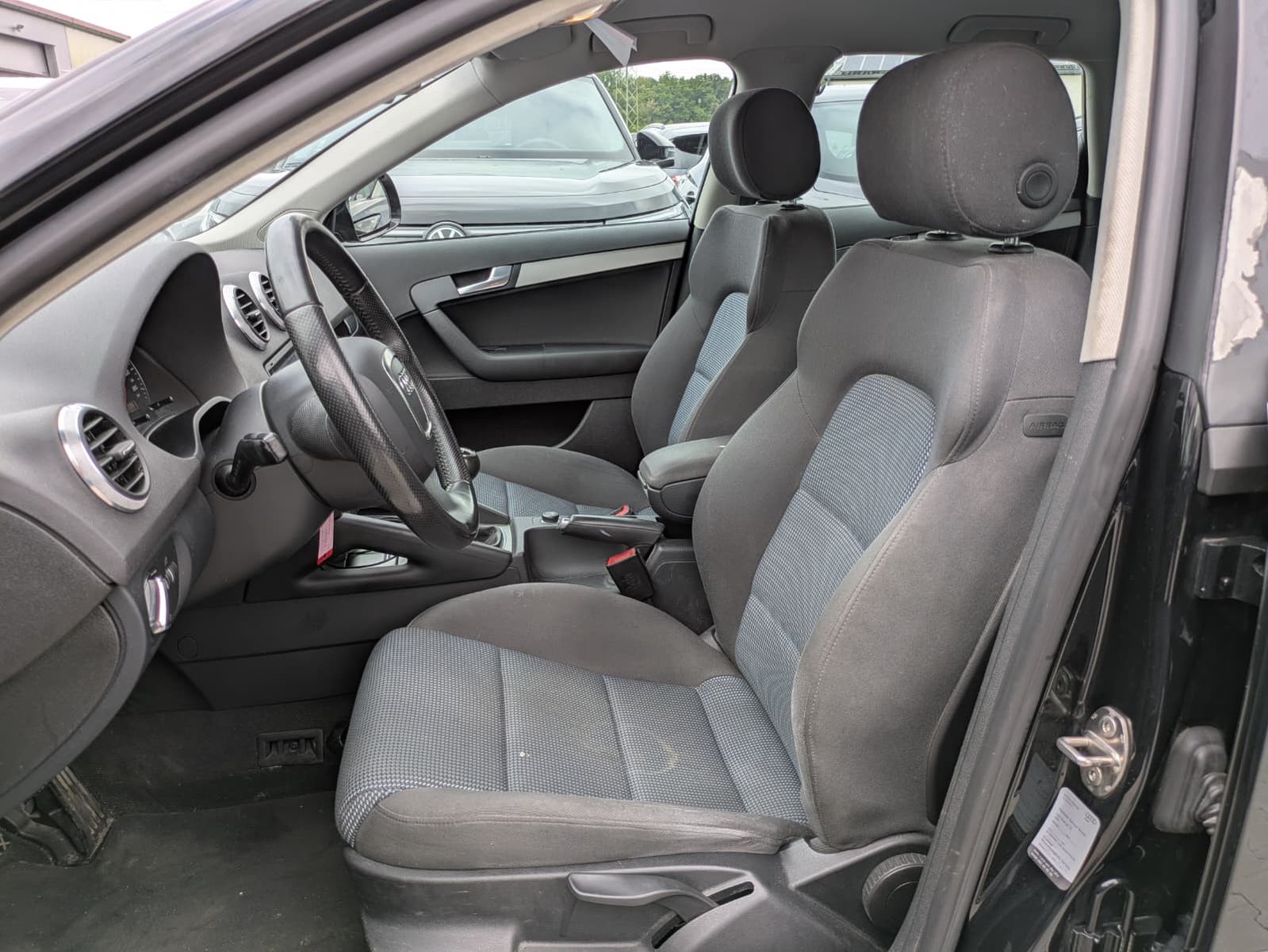 Fahrzeugabbildung Audi A3 2.0 TDI SPORT XENON*TÜV*AHK*MFL*KLIMA