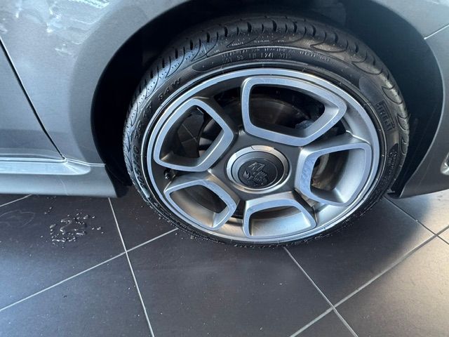 Fahrzeugabbildung Abarth 595C KLIMA NAV PDC 17"