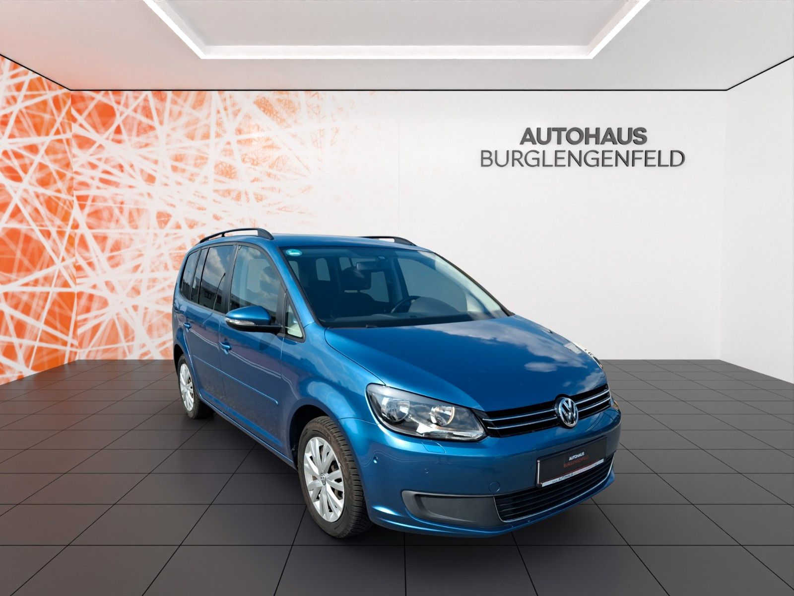 Fahrzeugabbildung Volkswagen Touran Comfortline BMT ! 7-Sitzer ! Navi ! AHK !