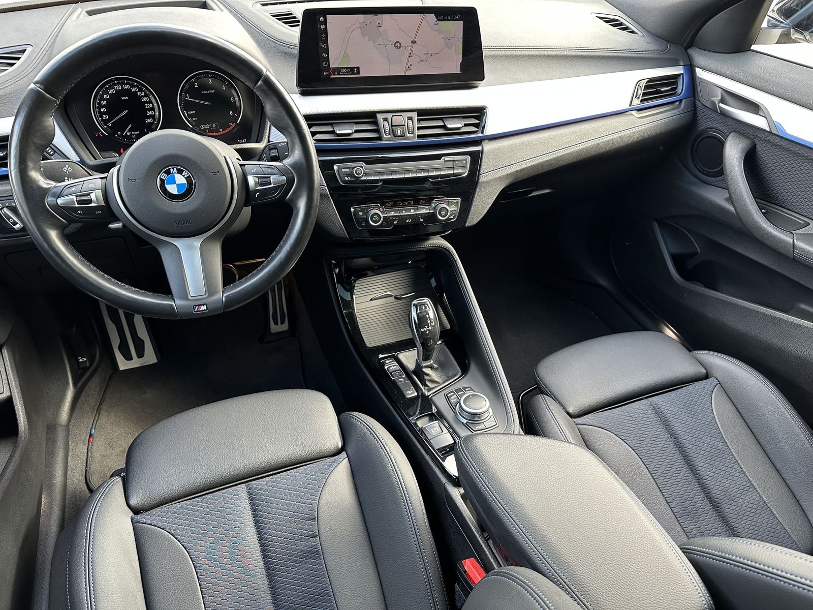 Fahrzeugabbildung BMW X2 xDrive20d M-Sport NAV+LED+AHK+PANO+KAM+19ZOLL