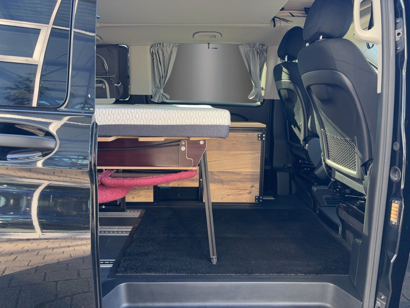 Fahrzeugabbildung Mercedes-Benz Marco Polo 220d ACTIVITY Eigenausbau Küche Solar