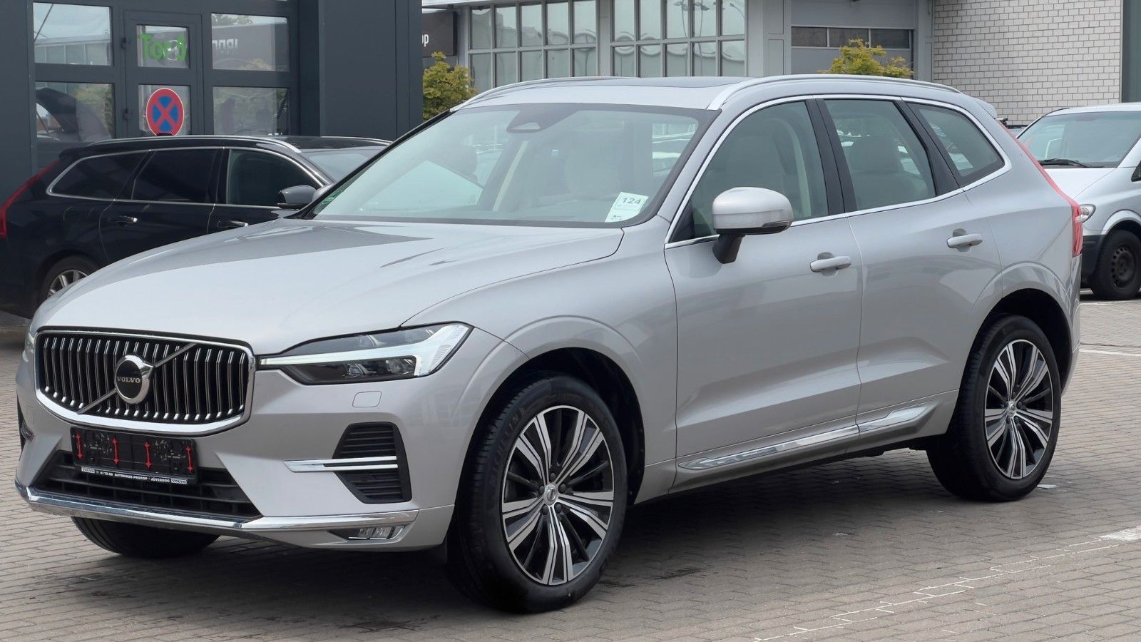 Fahrzeugabbildung Volvo XC60 B5 D Ultimate Bright AWD*AHK*STHZG*Massage*