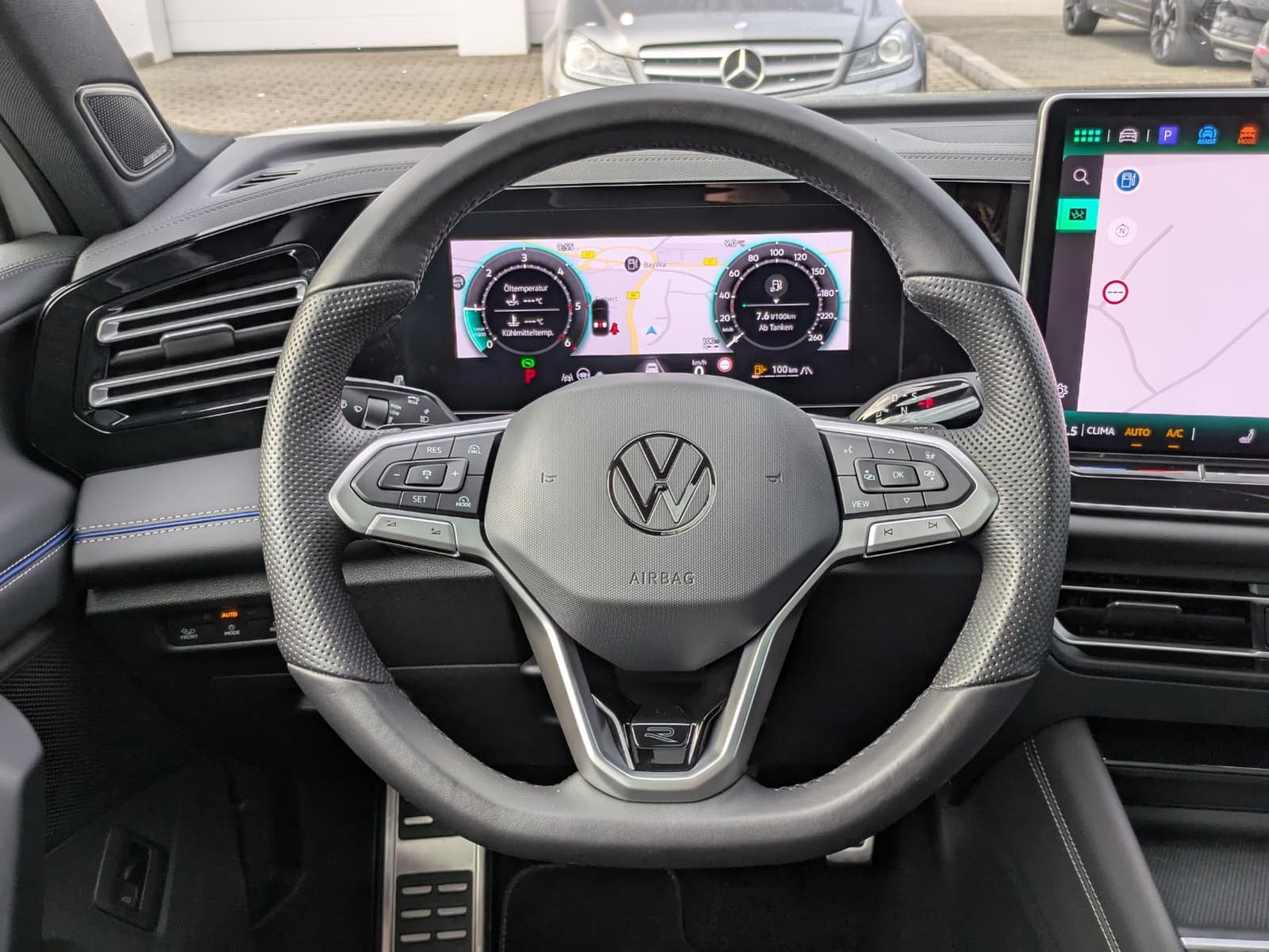 Fahrzeugabbildung Volkswagen Tiguan 2.0 TDI 4M R-Line PANO*H&K*AHK*MATRIX*20"