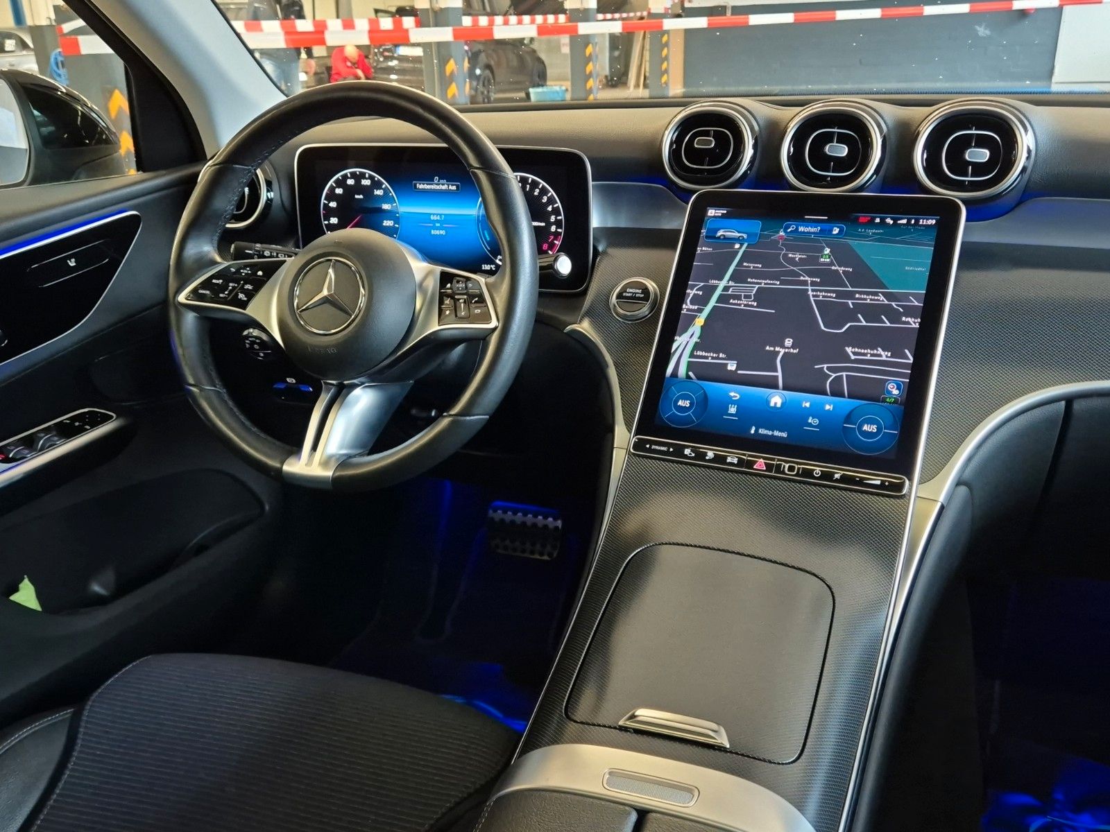 Fahrzeugabbildung Mercedes-Benz GLC300E 4MATIC 360° PANO DIG LIGHT AHK
