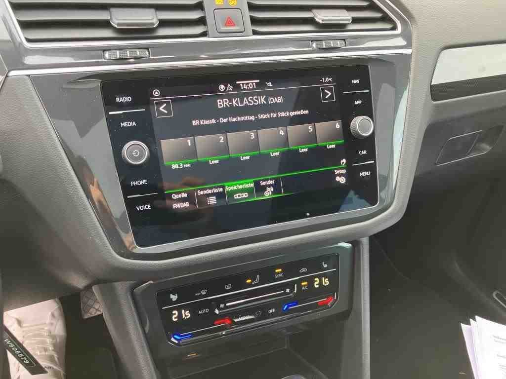 Fahrzeugabbildung Volkswagen Tiguan Elegance TDI DSG*Panodach*Navi*Cam*ACC*