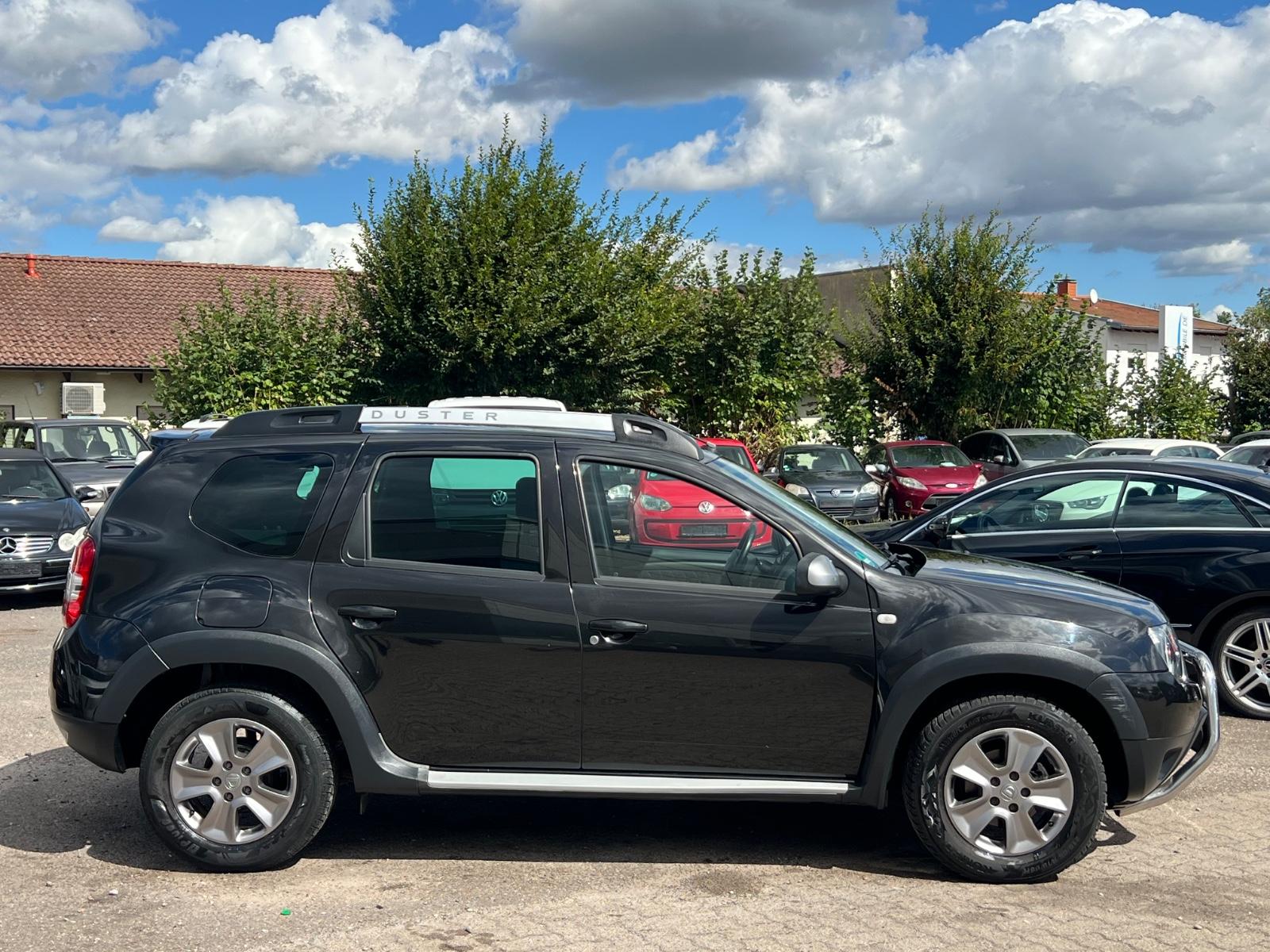 Dacia Duster 2014 — rear view