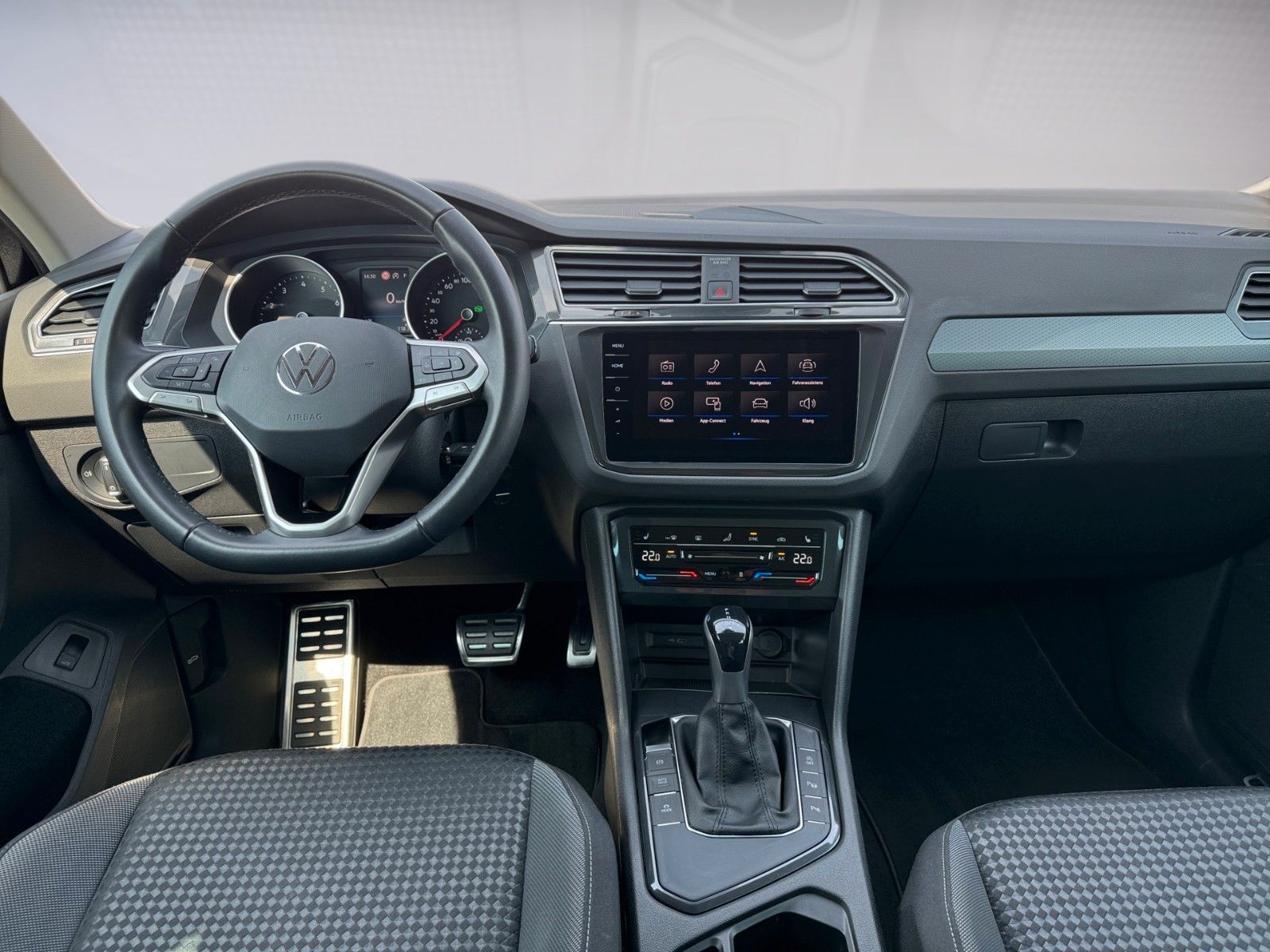 Fahrzeugabbildung Volkswagen Tiguan Life ACTIVE 1.5 TSI