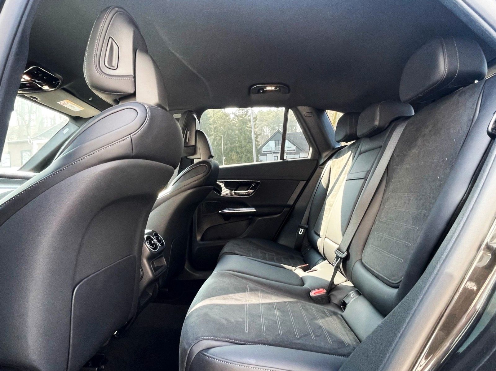 Fahrzeugabbildung Mercedes-Benz GLC 220d 9G 4MATIC AMG-LINE MBUX 20"AMG NIGHT P.