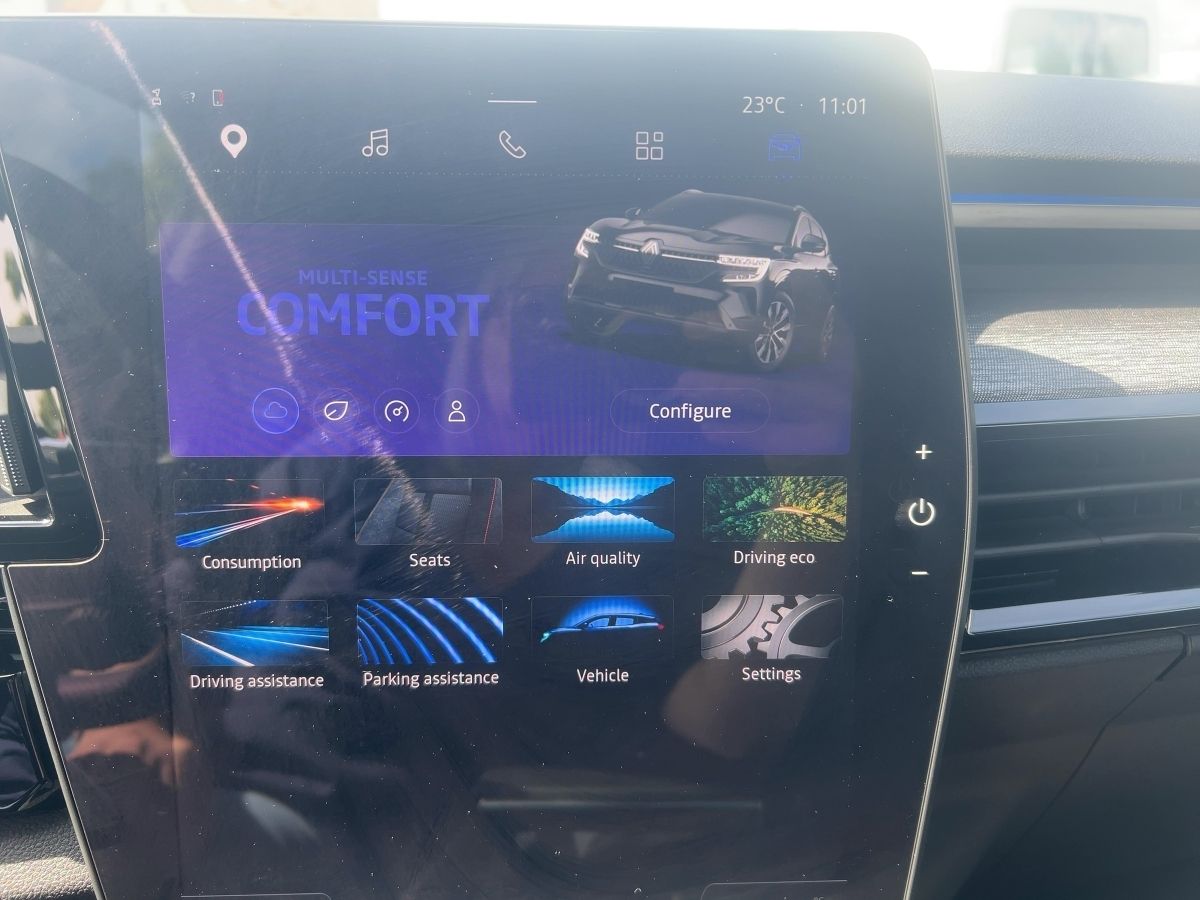 Fahrzeugabbildung Renault Austral Techno Mild Hybrid 160 Automatik SHZ