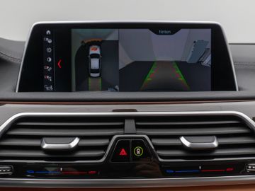 Fahrzeugabbildung BMW 730d xDr LED ACC HUD HI-FI DAB Kamera 360°