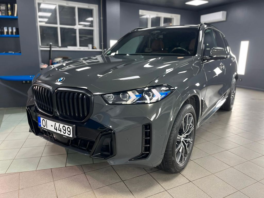 Image of BMW X5