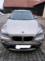 BMW x1 20i Xdrive - BMW 1er Reihe mit Benzin-Antrieb: Geländewagen