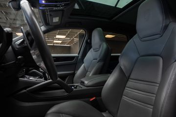 Porsche Cayenne - 12