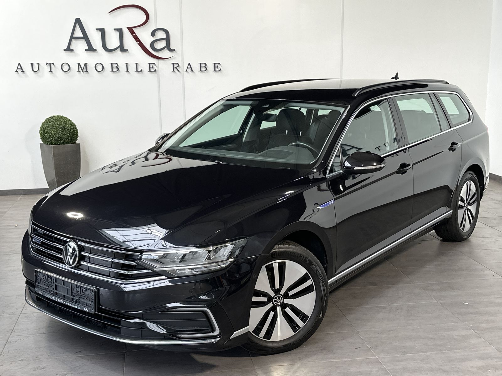 Fahrzeugabbildung Volkswagen Passat Variant 1.4 TSI GTE NAV+LED+AHK+360°+ACC