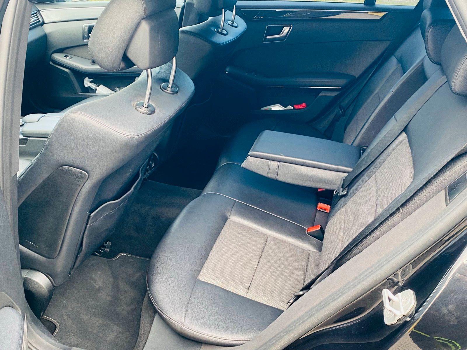 Mercedes-Benz E220 2011 — photo 10