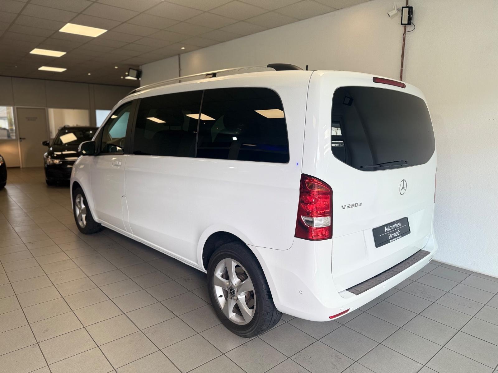 Mercedes-Benz Classe V 220 d | 163 ch | BVM | Attelage | Éclairage d'ambiance | Régulateur de vitesse | Vitres arrière surteintées