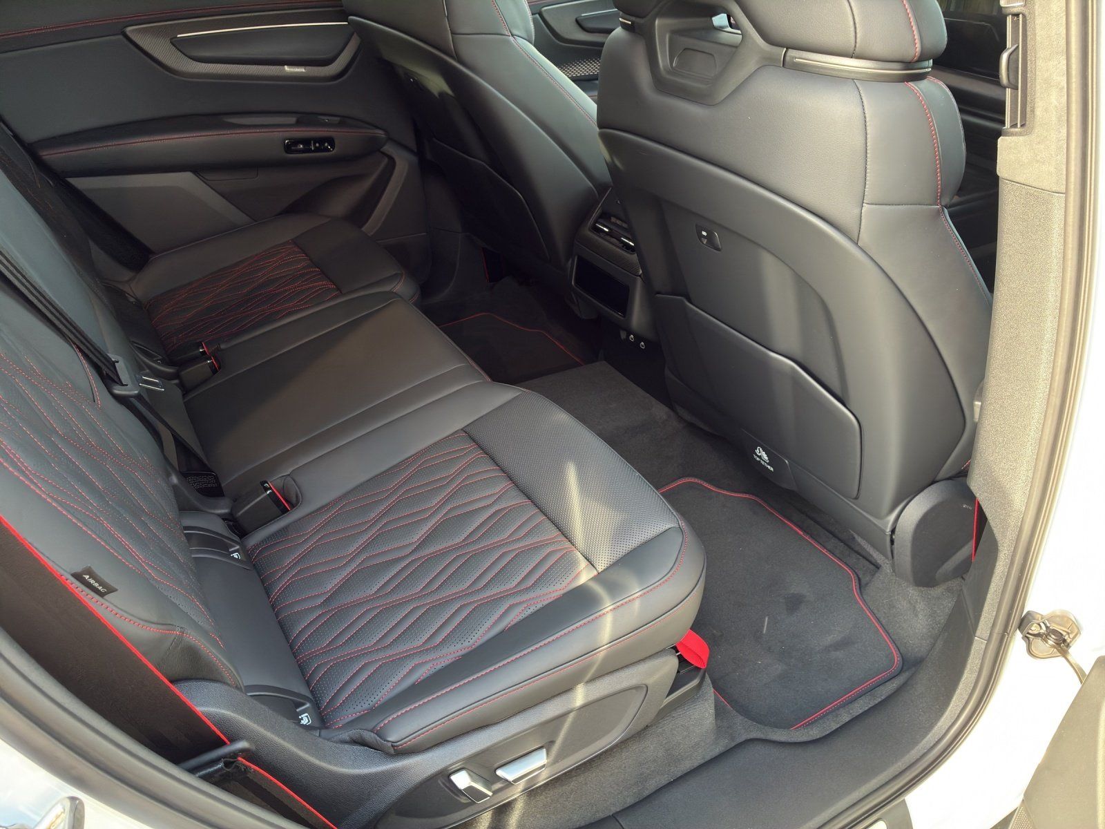 Fahrzeugabbildung Audi Audi Q7 TDI quattro NEUES MOD. 360,AHK,HUD,LED
