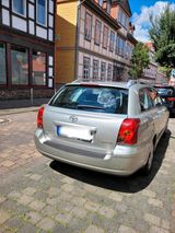 Toyota  Avensis - Toyota Avensis aus 2005 mit Diesel-Antrieb