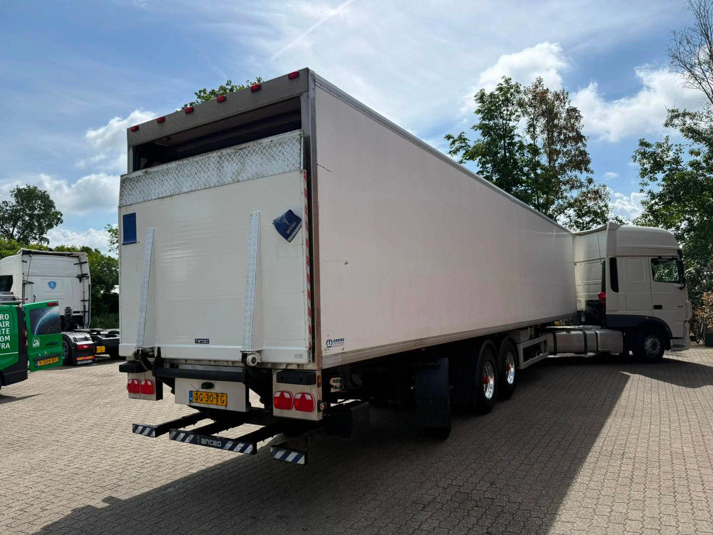 Krone Liftas + Stuuras Carrier Maxima 1200 Laadklep 20