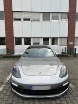 Porsche Panamera 4S Exclusive Chrono Rot  - silberne Porsche Panamera