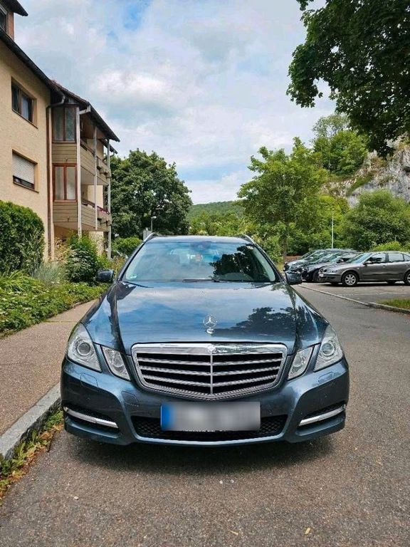 Image of Mercedes-Benz 220