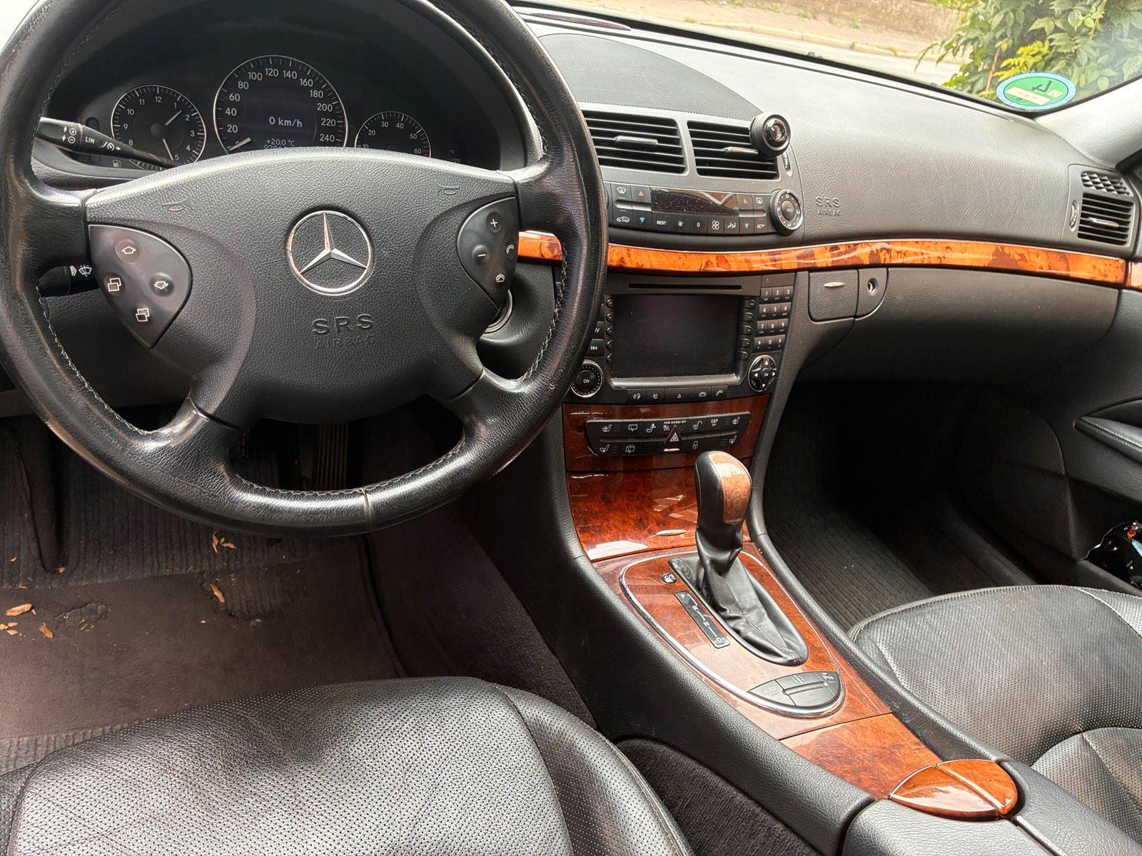 Mercedes-Benz E320 2004 — photo 6