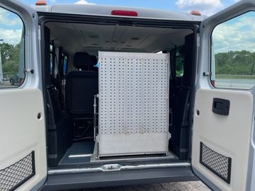 Fahrzeugabbildung Fiat Ducato 150 L1H1 9 Sitze Rollstuhlrampe Klima uvm