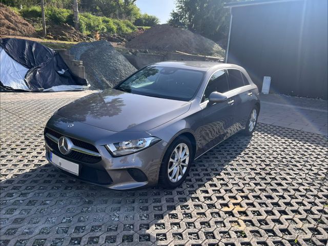 MERCEDES-BENZ A 200 d 
