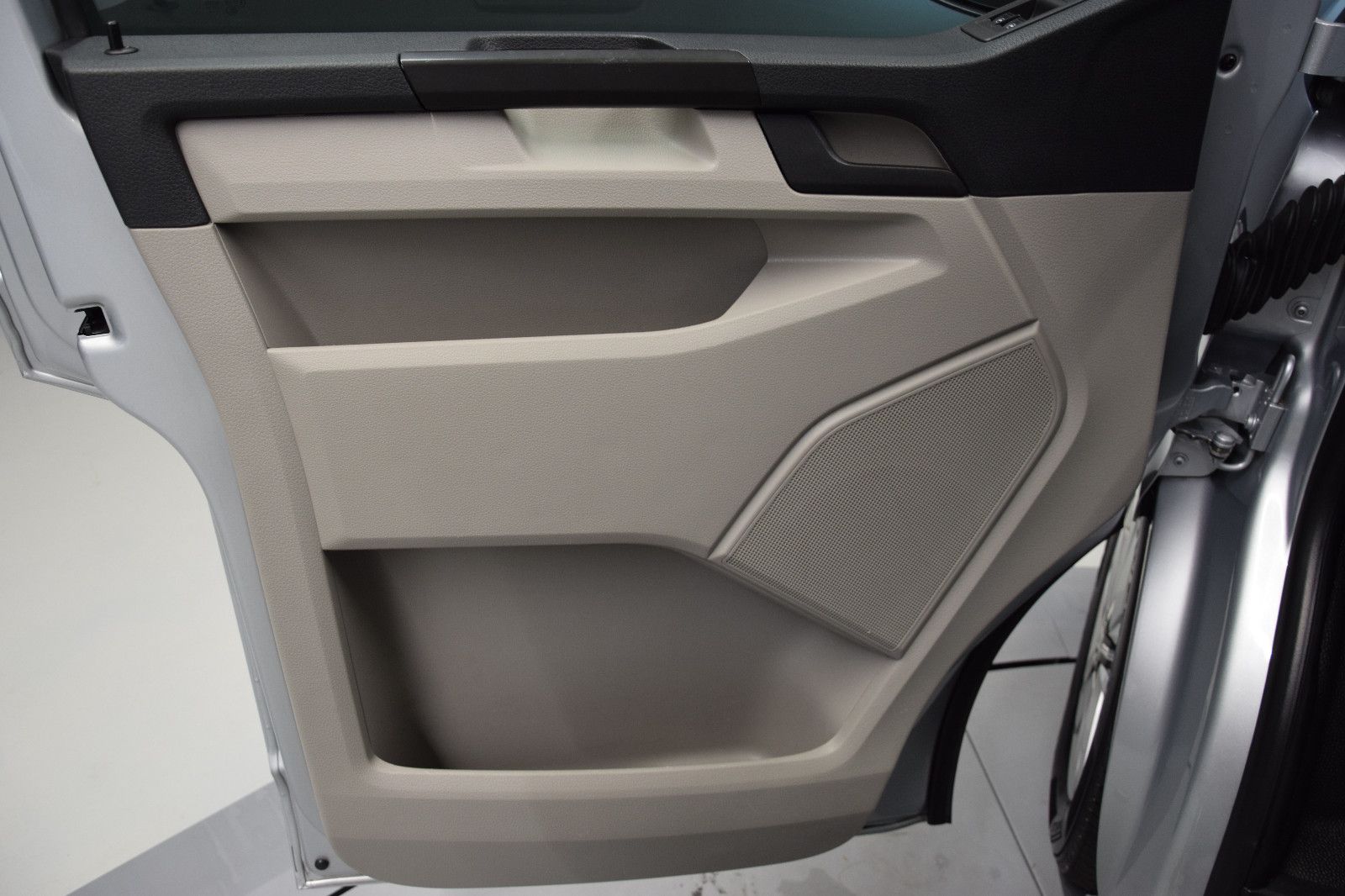 Fahrzeugabbildung Volkswagen T6 Transporter Kasten lang DSG 4Motion LED AHK