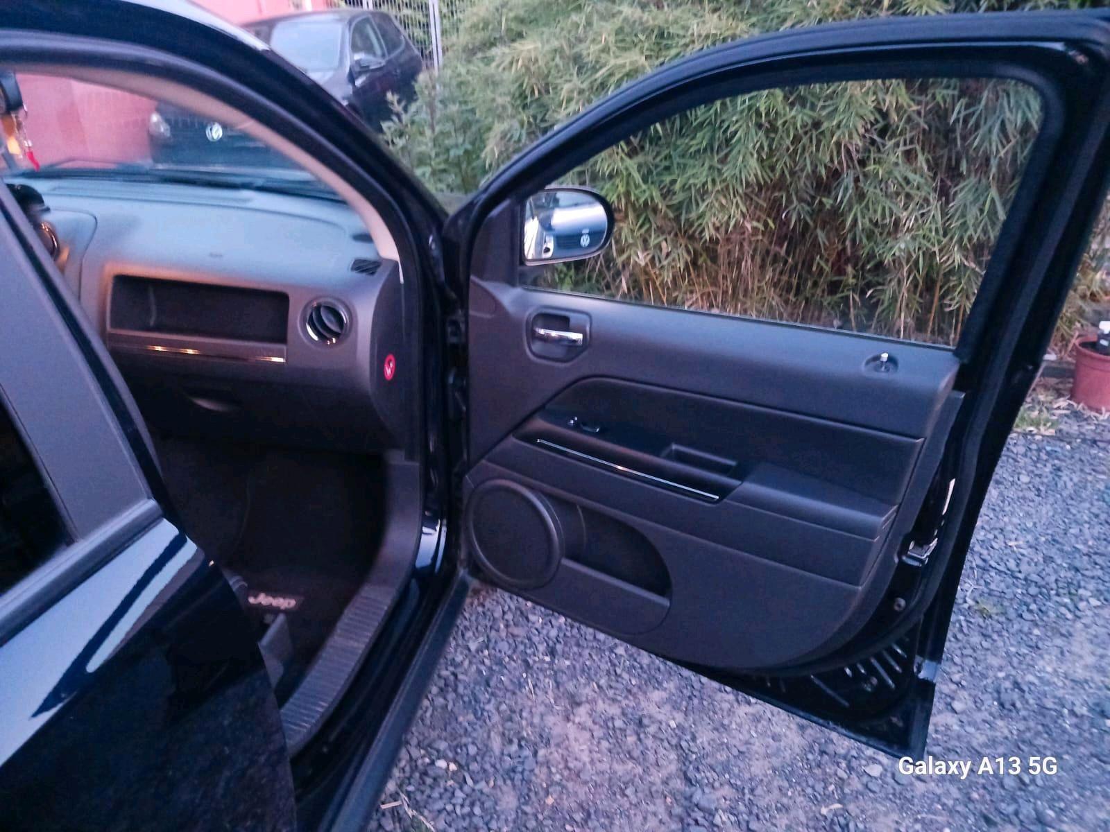 Jeep Compass 2011 — photo 9
