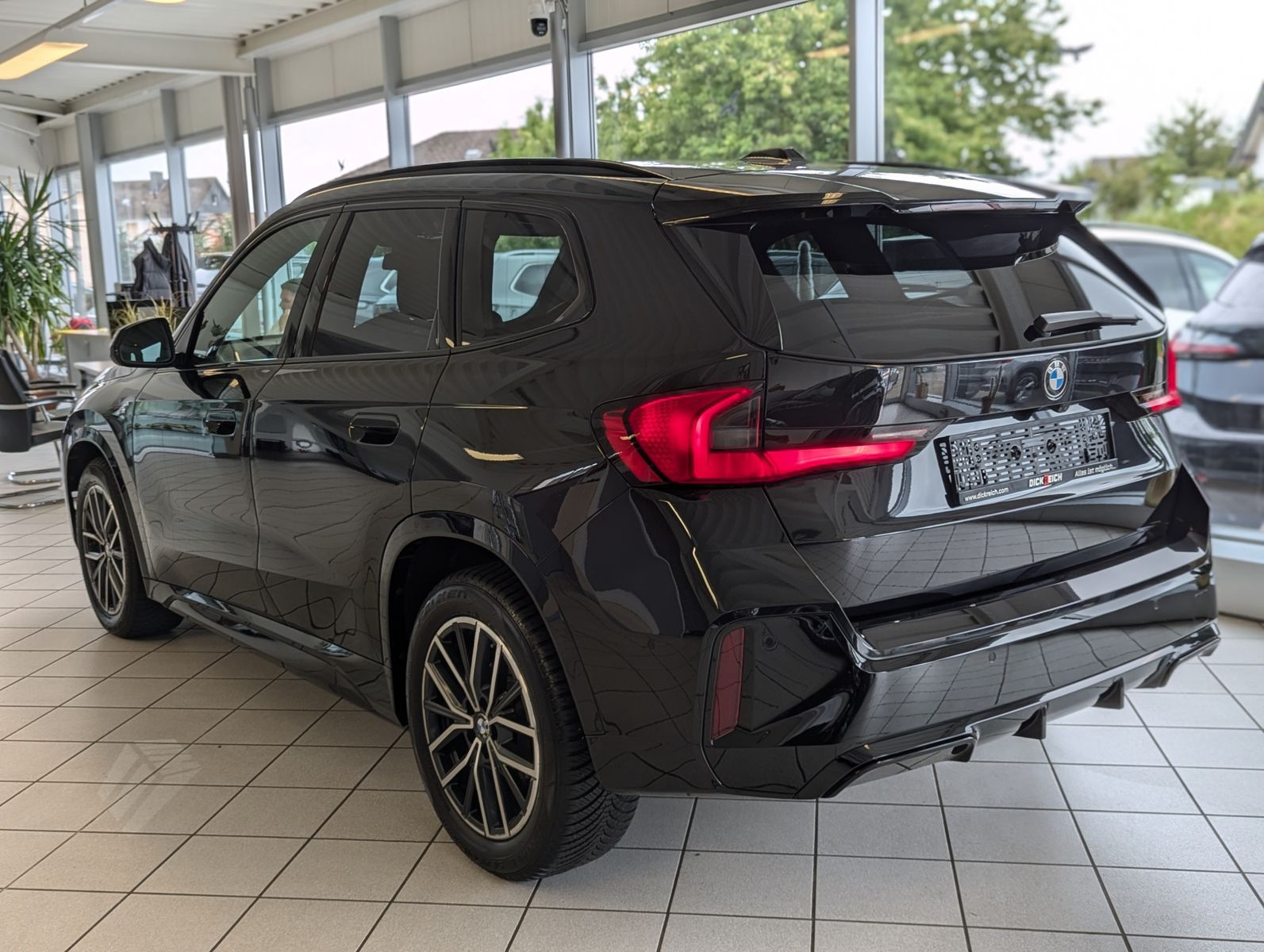BMW X1 18 i M-Sport Pano Travel-Premium-Paket AHK - Image 5