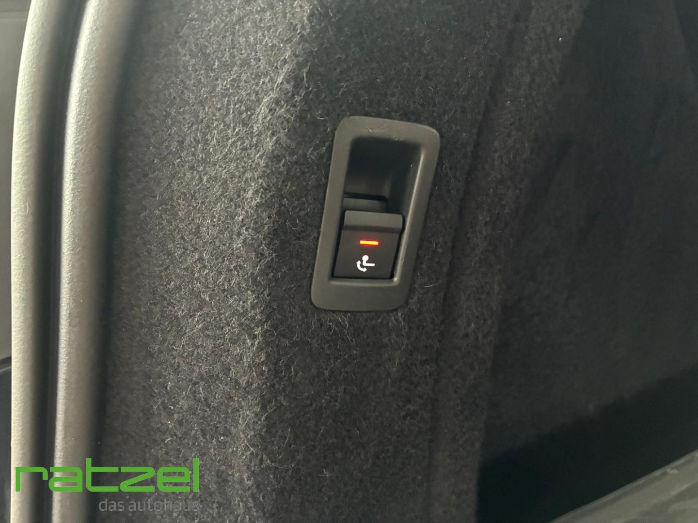 Fahrzeugabbildung Audi A4 40 Avant 2.0 TFSI S line Navi AHK LED ACC Vir