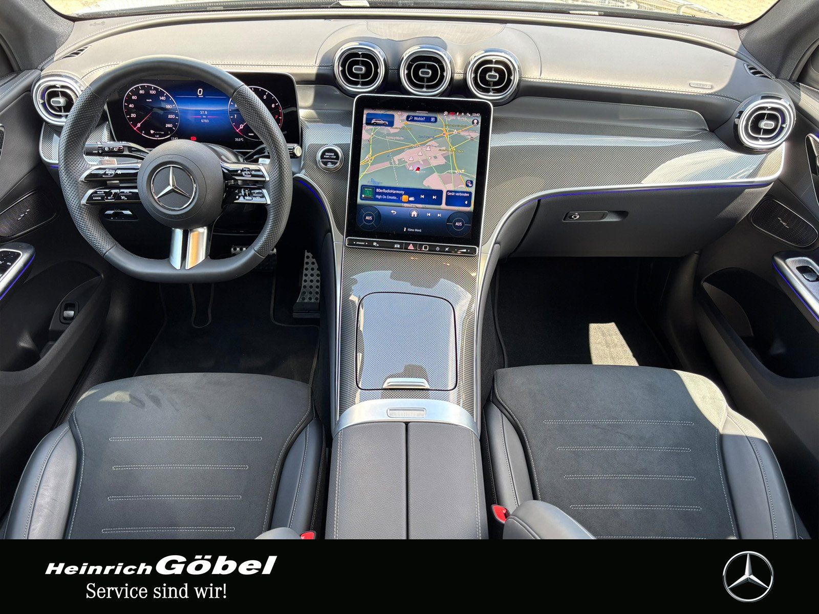 Fahrzeugabbildung Mercedes-Benz GLC 200 4M AMG*AHK*PANO*MEMORY*360°KAM*AMBIENTEB