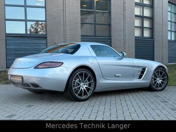 2010 Mercedes-BENZ SLS AMG — фото 7