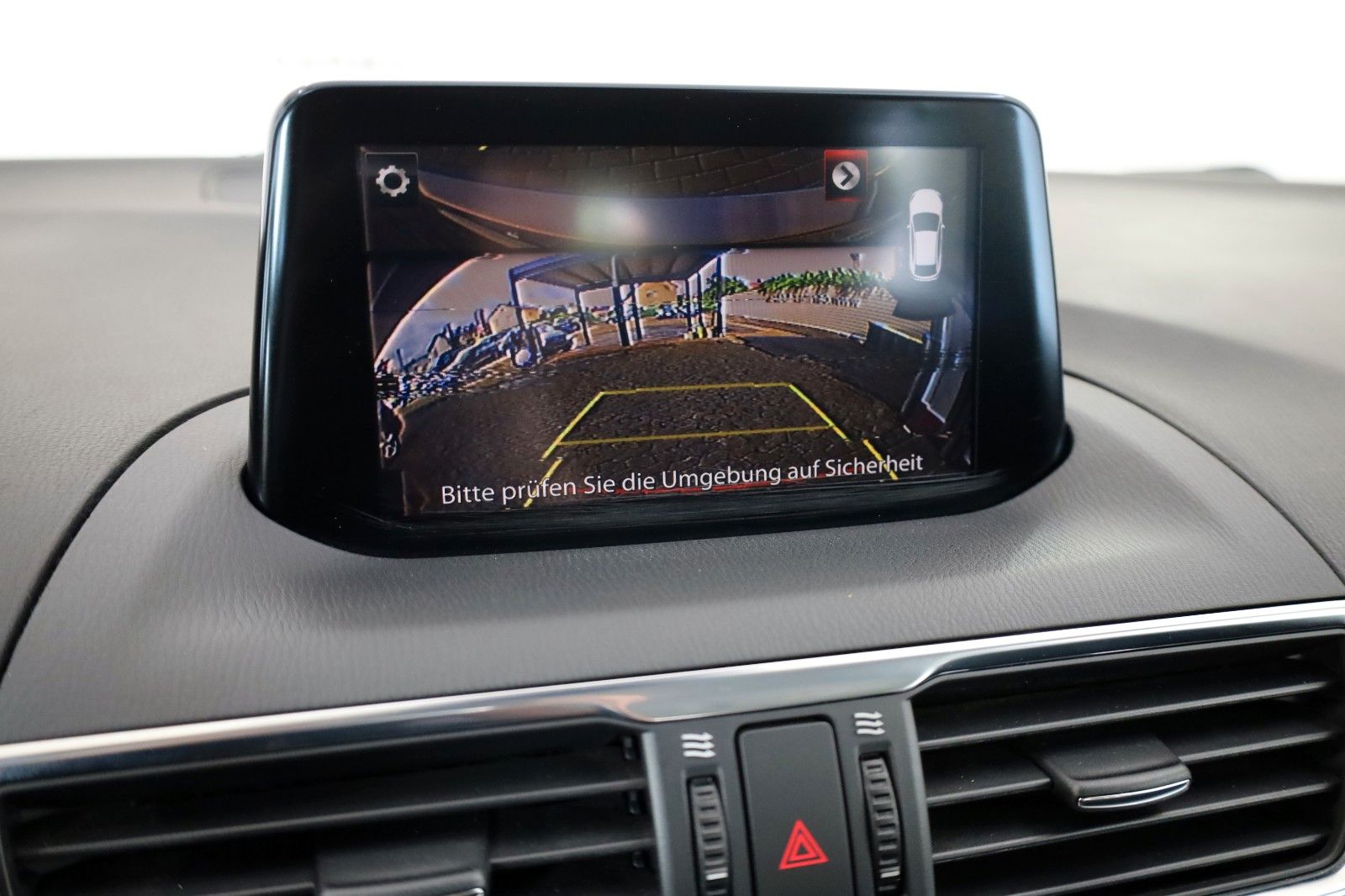 Fahrzeugabbildung Mazda 3 Sports-Line Navi,LED,Kamera,SH,BOSE,HUD,SR+WR