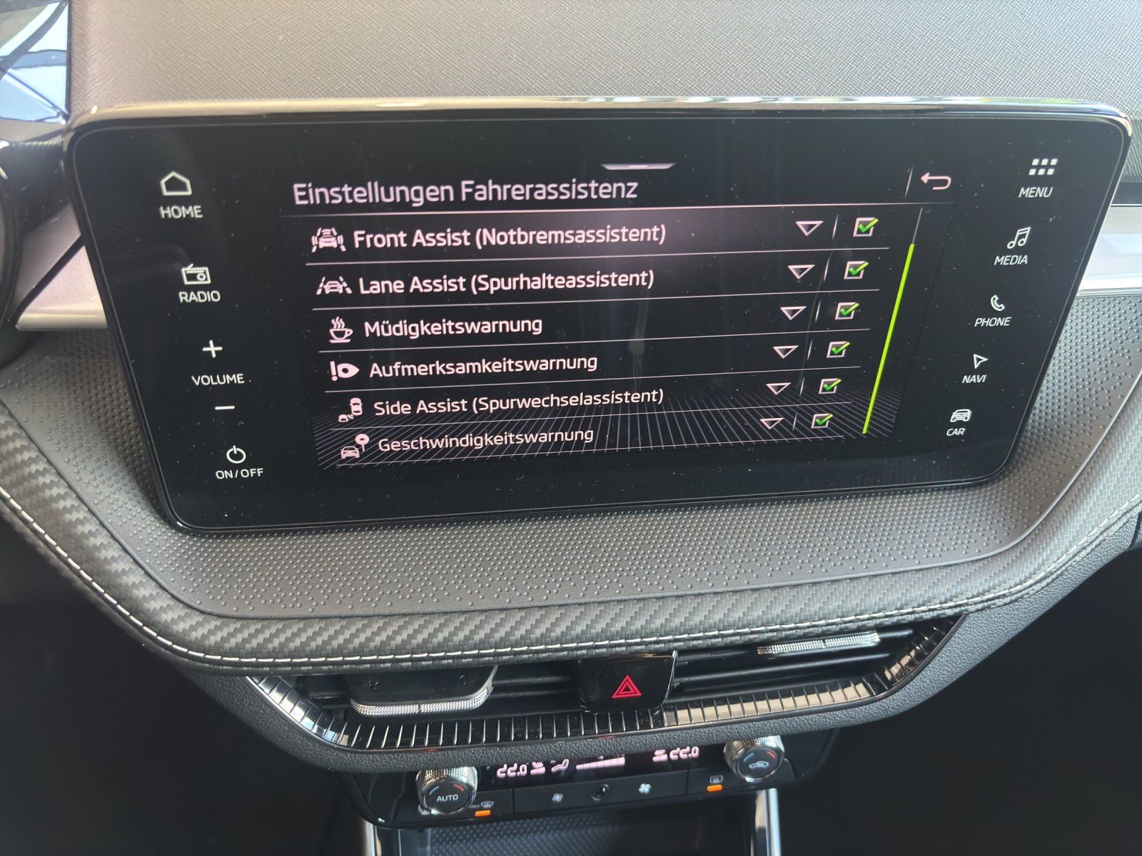 Fahrzeugabbildung SKODA Fabia 130 1,5 TSI 130 kW DSG NAVI/MATRIX/ACC/50L