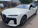 BMW 740 d xDrive MSport SkyDACH Standhzg